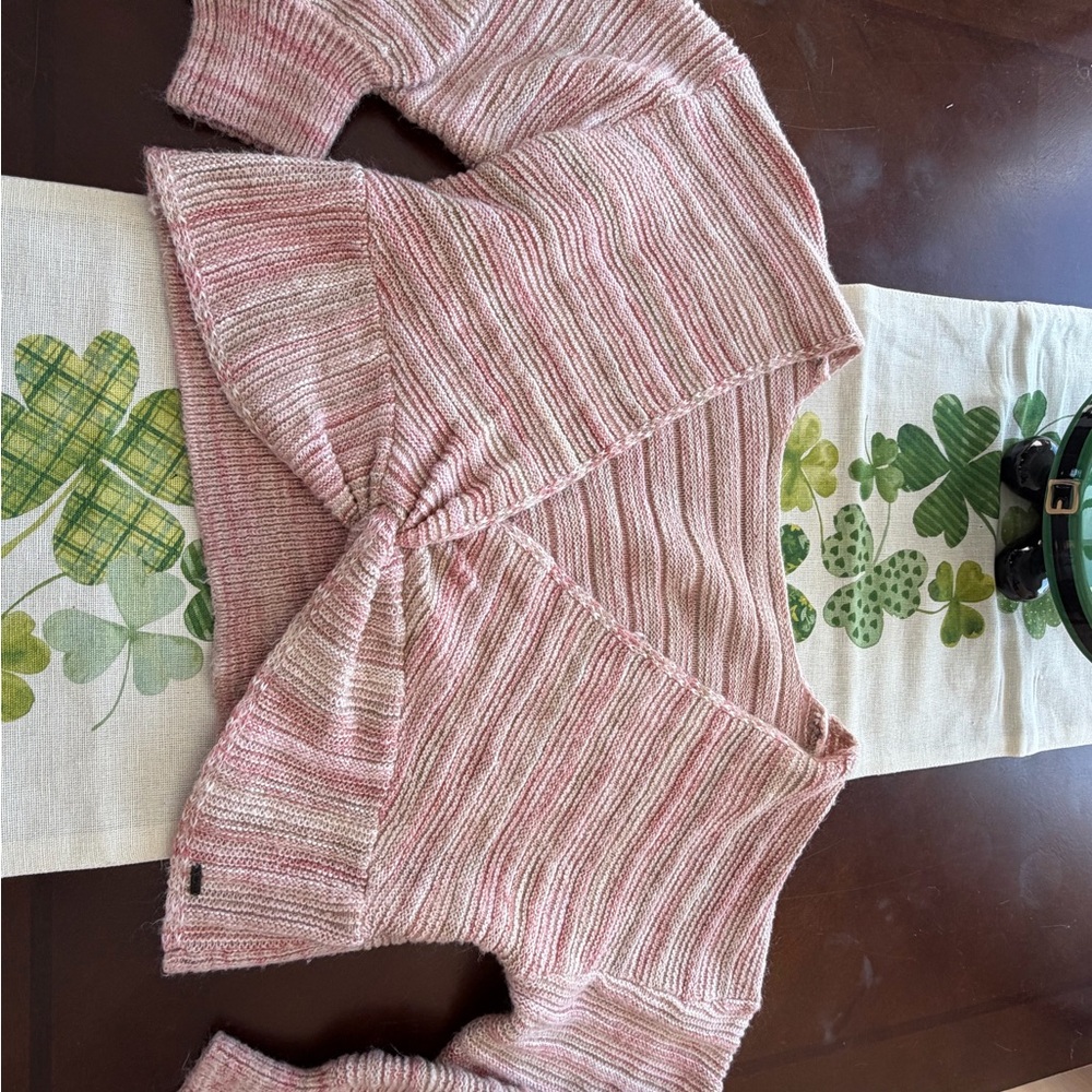 O'Neill Pink and White V-Neck Sweater